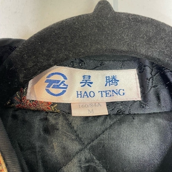 Asian floral satiny jacket - Picture 8 of 10